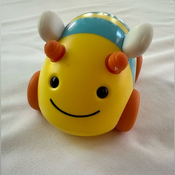 5/25 Just BEE Skip Hop Explore Follow meBee Developmental Learning Crawl Toy Car - Picture 2 of 8